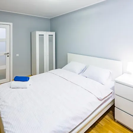Bv Svobodu Avenue Apartment *
