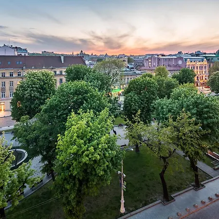 Bv Svobodu Avenue Apartment