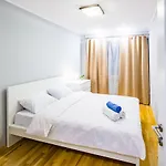 Bv Svobodu Avenue Apartman